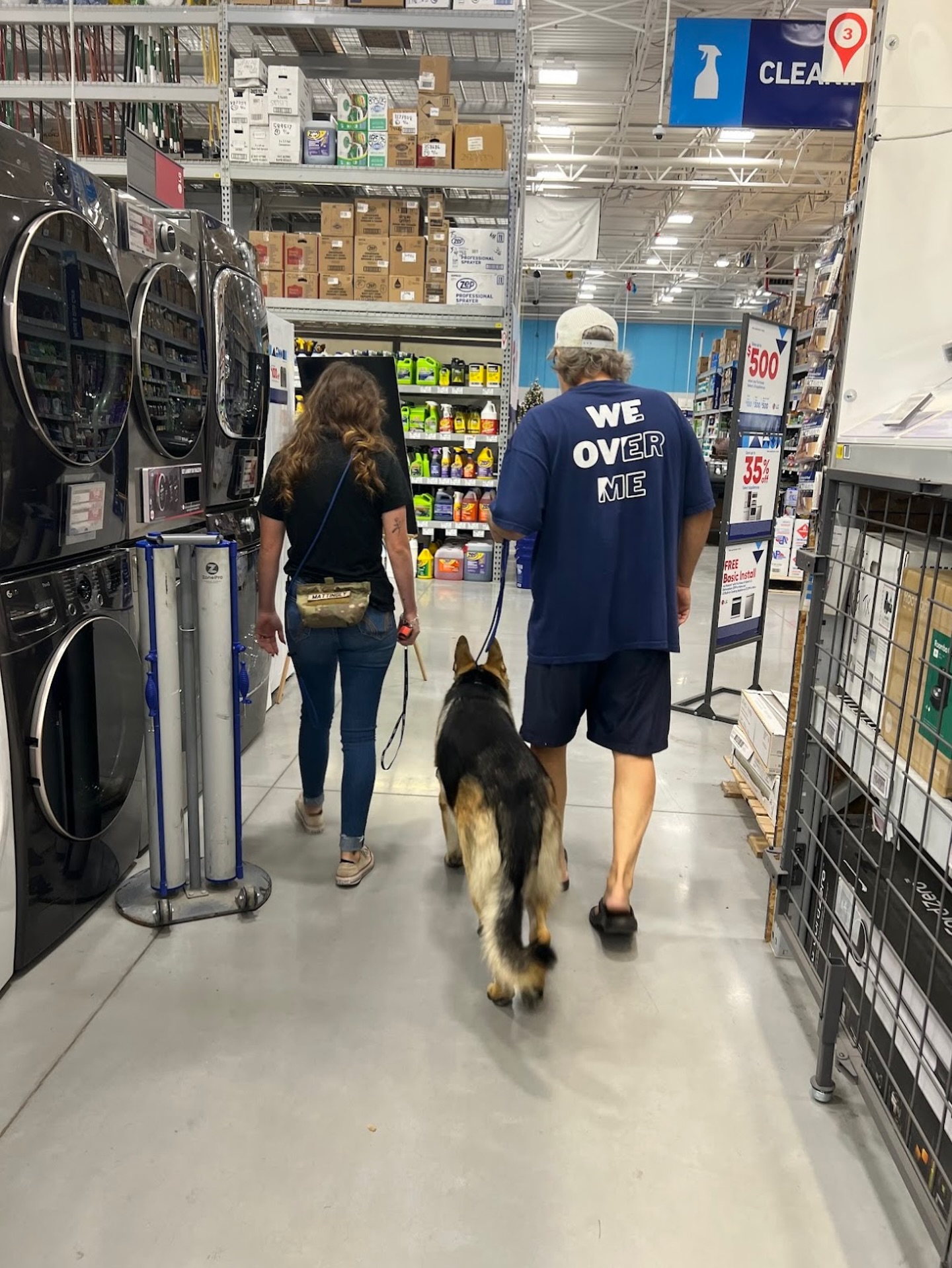 Friendly reminder 🐕 if you want them to go everywhere, they need to be trained with everywhere in mind. 

So put in the time, or pay us too. 

We start with free training evaluations because not every dog is the same or starts out at the same level, book yours by submitting the form linked in our bio now! 

