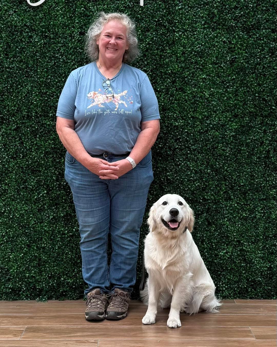A warm welcome to Jodi and Oliver! They recently joined the DTE pack and are going to be moving Oliver forward into Service work. This was their Public Access session and they passed with flying colors!